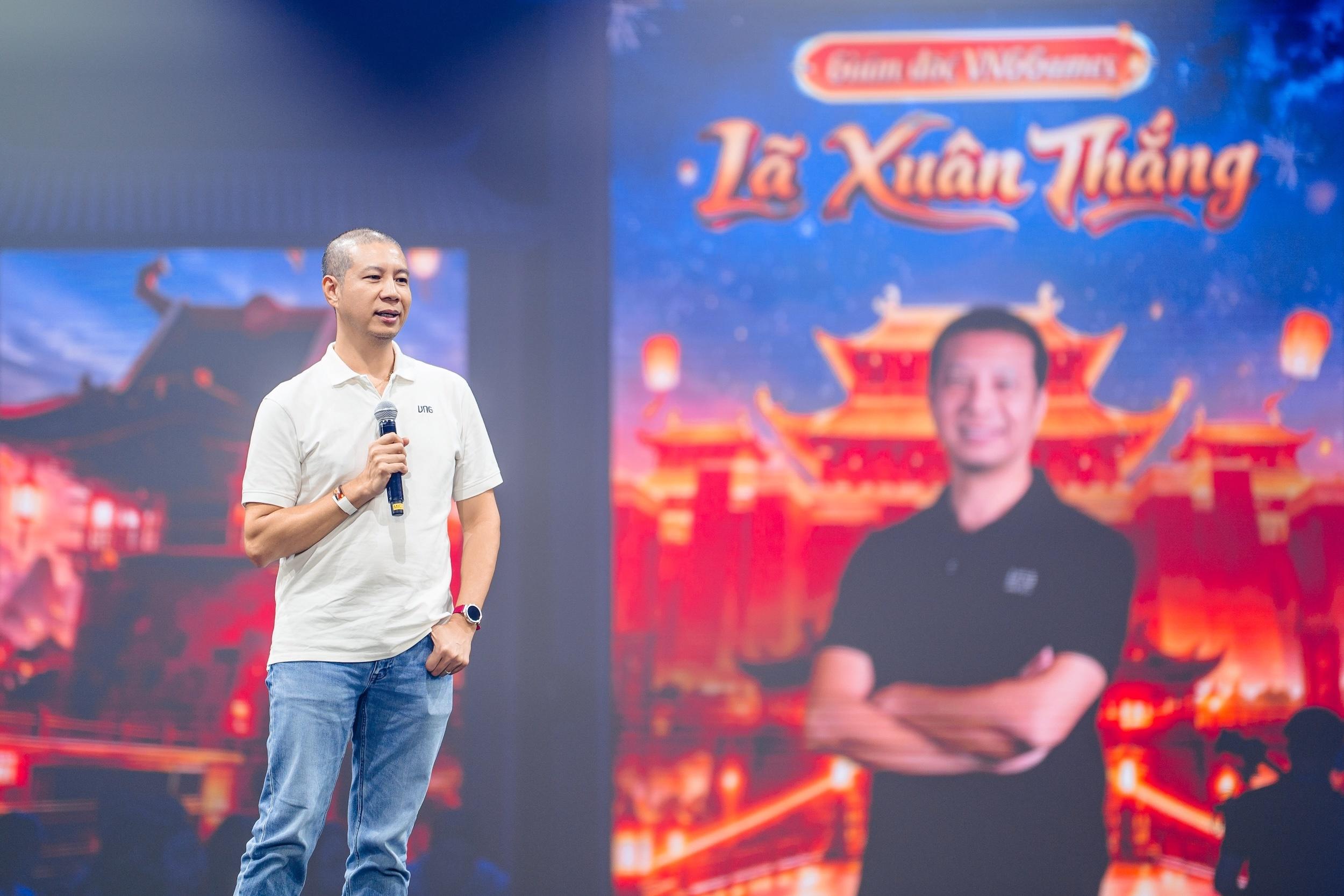  Ông Lã Xuân Thắng gọi 10 năm hành trình VLTK Mobile là kỳ tích.