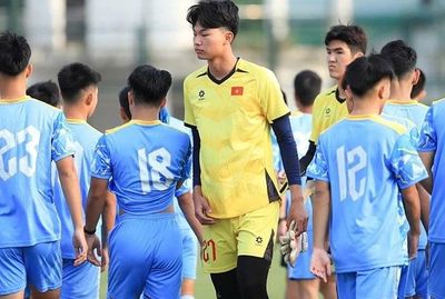 Thủ môn Việt Kiều bất ngờ bị loại khỏi U19 Việt Nam