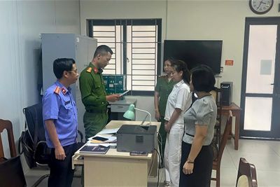 Bắt nữ giám đốc và kế toán nhà xe Vân Anh ở Thanh Hóa trốn thuế 34 tỉ đồng