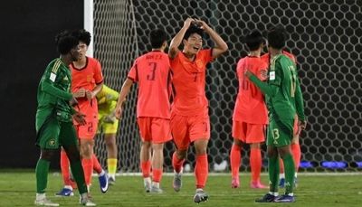 Hai đội đầu tiên vào bán kết U17 châu Á