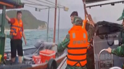 [Video] Bộ đội Biên phòng Quảng Ninh kịp thời cứu 4 ngư dân gặp nạn trên vùng biển Cô Tô