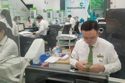 Ngân hàng gia tăng phòng thủ nợ xấu