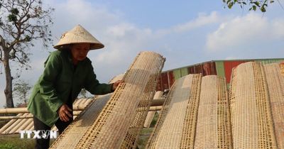Nghề làm bánh ram Hà Tĩnh - gìn giữ hương vị quê từ hạt gạo