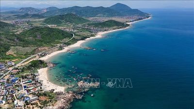 Khám phá vẻ đẹp hoang sơ trên cung đường ven biển Kỳ Xuân (Hà Tĩnh)