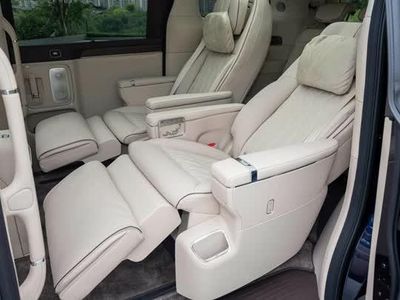 'Chuyên cơ mặt đất' trang bị vượt trội Toyota Alphard, giá hơn 1,5 tỷ đồng