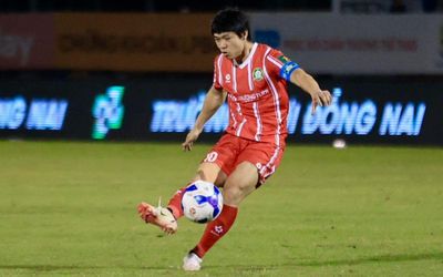 Công Phượng ghi bàn đẳng cấp