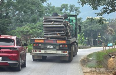 Tiềm ẩn nguy cơ TNGT do không chằng buộc hàng hóa khi vận chuyển