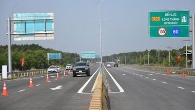 Đầu tư thiếu đồng bộ khiến đường Vành đai 3 vướng loạt hệ lụy