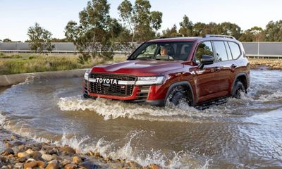 Toyota Land Cruiser mạnh nhất lịch sử có giá tiệm cận Lexus LX 700h