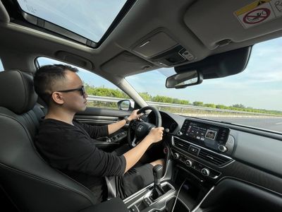 Đi cao tốc, lái 60 km/h ở làn trái có bị phạt không?