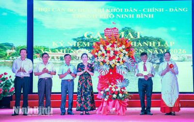 Gặp mặt, kỷ niệm 10 năm thành lập Hội cán bộ hưu 3 khối Dân - Chính - Đảng thành phố Ninh Bình.