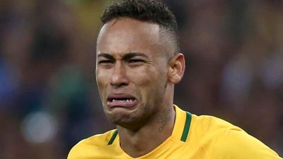 Neymar khóc nức nở