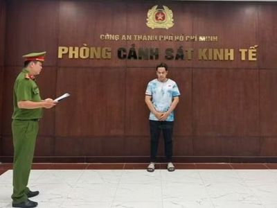 Khởi tố chủ tiệm K.W Sneaker, thu giữ hơn 1.400 đôi giày giả nhãn hiệu nổi tiếng