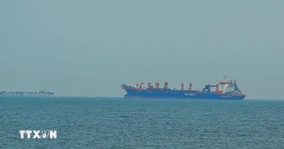 Các siêu tàu chở 6 triệu thùng dầu thô từ Trung Đông qua eo biển Hormuz