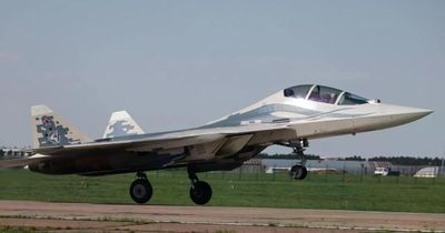 Tại sao Nga lại cần phiên bản hai chỗ ngồi của tiêm kích Su-57?