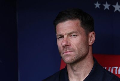 Alonso vẫn chưa 'yên thân' với Real