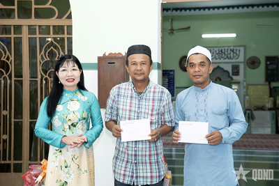 Lãnh đạo tỉnh An Giang thăm, chúc Tết Roya Haji tại xã Mỹ Đức