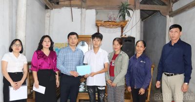 Phường Âu Lâu hỗ trợ học sinh mắc bệnh hiểm nghèo có hoàn cảnh khó khăn