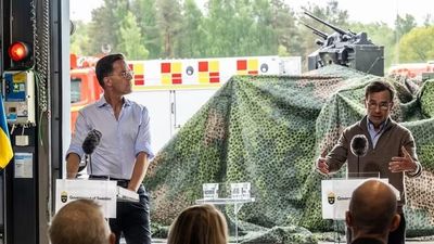 Thủ tướng Thụy Điển đề xuất NATO hỗ trợ kỹ thuật dẫn đường UAV cho Ukraine