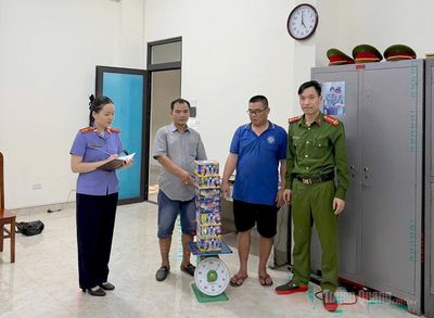 Khởi tố 3 đối tượng buôn bán, tàng trữ pháo nổ trái phép