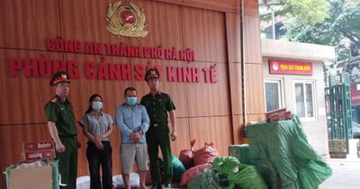 Khởi tố 4 đối tượng mua bán 242 kg ngà voi