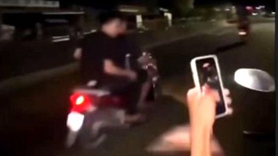 Xử lý nhóm thanh thiếu niên mang gậy gộc, chạy xe hò hét để câu view