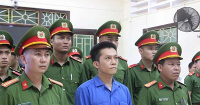 Những hình ảnh đầu tiên phiên tòa xét xử 'Tài đen' dùng súng cướp ngân hàng