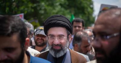 Quan chức Iran tiết lộ tình trạng sức khỏe của Lãnh tụ tối cao Khamenei