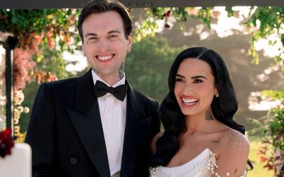 Chuyện tình từ phòng thu đến lễ đường của Demi Lovato và Jordan Lutes