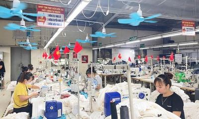Doanh nghiệp điều chỉnh giờ làm, bảo vệ người lao động trước nắng nóng