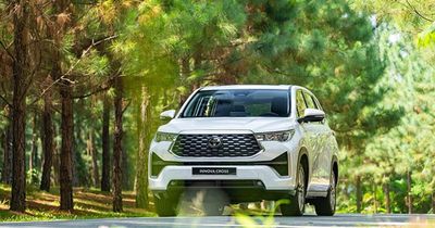 Bảng giá Toyota Innova Cross 2026: Ưu đãi lãi suất và đánh giá chi tiết