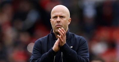 Arne Slot hoàn thiện bộ sậu tại Liverpool: Tầm nhìn 2026 và tối hậu thư cho mùa giải mới