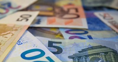 Tỷ giá Euro ngày 26/5: Ngân hàng đồng loạt điều chỉnh giảm, thị trường tự do đi ngược xu hướng