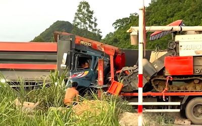 Ninh Bình: Va chạm giữa xe đầu kéo và ô tô tải, một tài xế tử vong tại chỗ