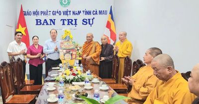 Cà Mau: Bí Thư Tỉnh ủy Nguyễn Hồ Hải thăm, chúc mừng Đại lễ Phật đản đến Ban Trị sự GHPGVN tỉnh