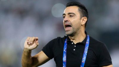 Xavi cùng huyền thoại La Liga đấu dàn sao Việt Nam