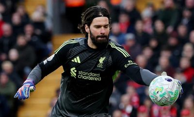 Tình hình trái ngược của hai thủ môn Liverpool