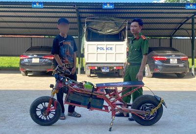 Công an tịch thu 'siêu xe' chạy 100 km/h do học sinh tự độ chế