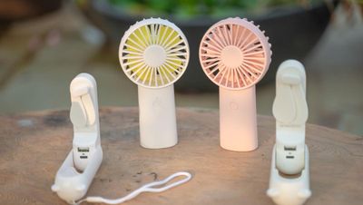 Nắng nóng 40 độ, người Việt chi hàng trăm tỷ mua quạt điện cầm tay