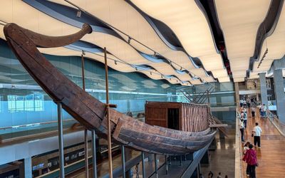 Thuyền Mặt Trời của Pharaoh Khufu tại Đại Bảo tàng Ai Cập