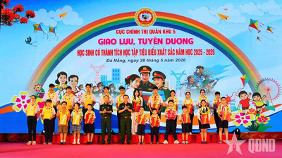 Cục Chính trị Quân khu 5 tuyên dương con cán bộ, nhân viên có thành tích học tập xuất sắc
