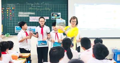 Biến tiếng Anh thành môi trường giao tiếp trong học đường