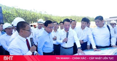 Hà Tĩnh, Bộ Công chính và Vận tải Lào trao đổi kinh nghiệm cơ chế quản lý, vận hành cảng