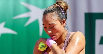 Zheng Qinwen văng khỏi top 100 sau cú sốc tại Roland Garros 2026