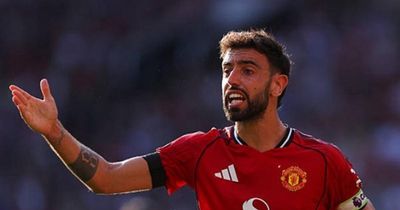 Bruno Fernandes lập kỷ lục kiến tạo và thâu tóm loạt danh hiệu Ngoại hạng Anh