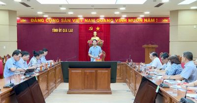 Phó Bí thư Tỉnh ủy Nguyễn Ngọc Lương làm việc với Ban Thường vụ Hội Chữ thập đỏ tỉnh Gia Lai