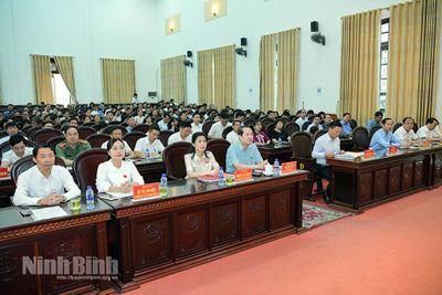 Đồng chí Mai Văn Tuất, Phó Bí thư Tỉnh ủy, Trưởng Đoàn ĐBQH tỉnh tiếp xúc cử tri trước Kỳ họp thường lệ giữa năm 2026 HĐND tỉnh
