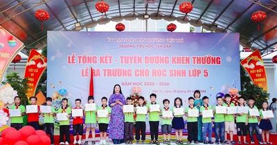 Trường Tiểu học Tân Dân tuyên dương, khen thưởng học sinh xuất sắc năm học 2025 - 2026