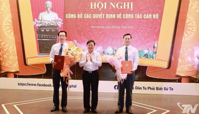 Công bố quyết định về công tác cán bộ