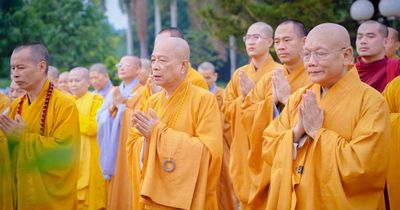 Đồng Nai: Ban Trị sự viếng nghĩa trang Liệt sĩ và tưởng niệm chư vị Tổ sư nhân tuần lễ Phật đản